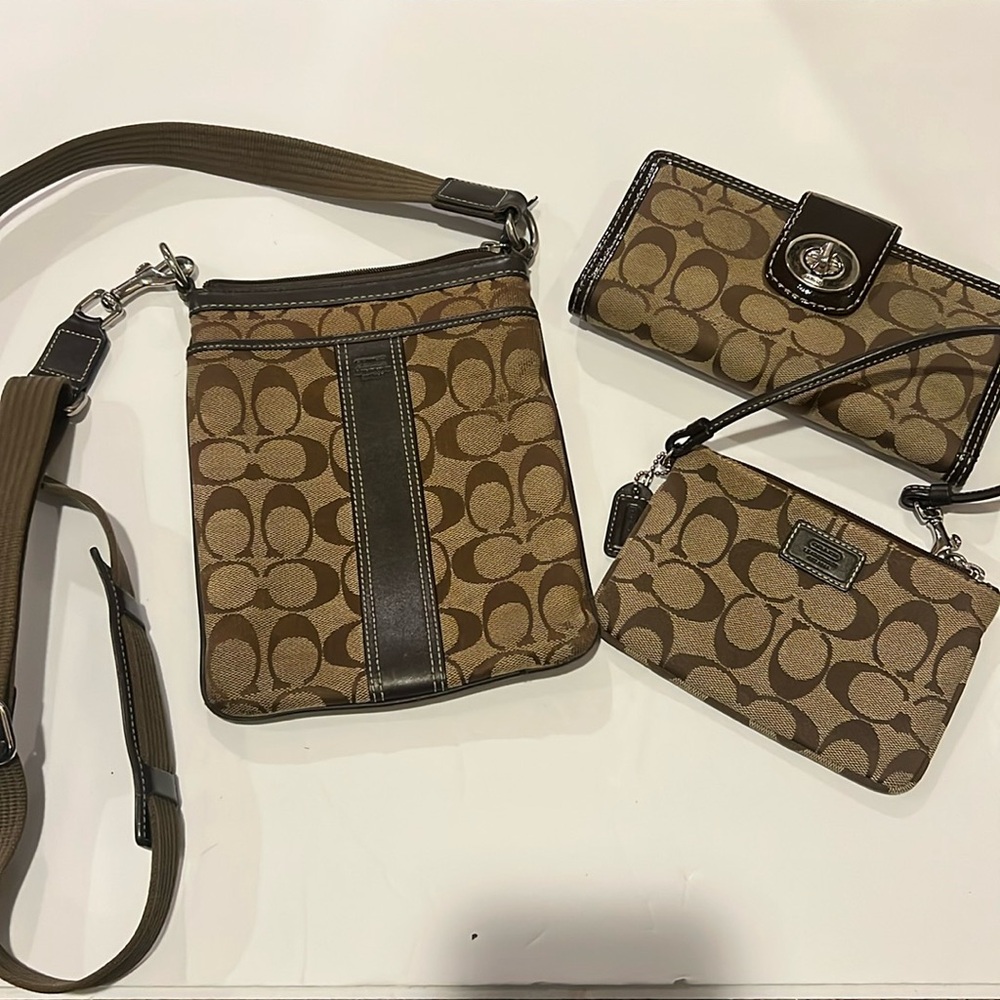 Bundle of tan and brown coach shoulder bag, wallet and wristlet